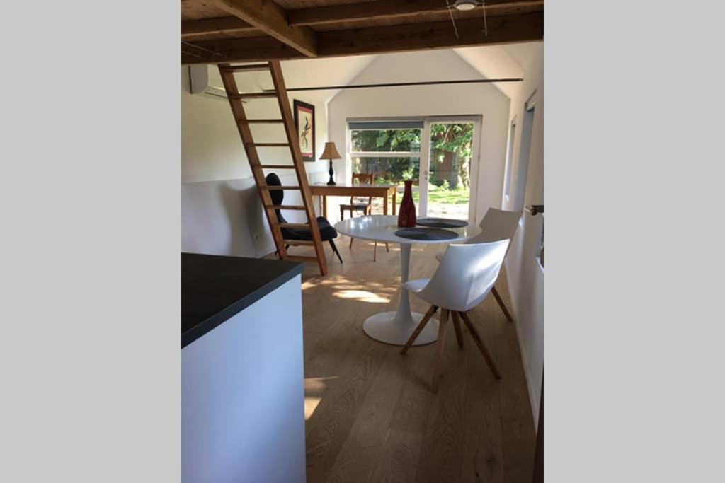 Cozy Studio On A Quaint Farm Apartment Kruibeke Luaran gambar